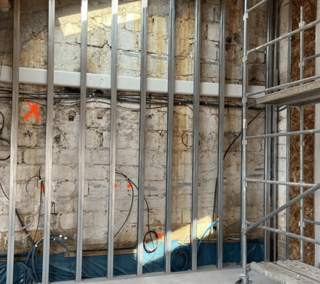 Préparation à la pose de placo à Hossegor