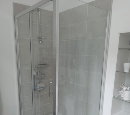 travaux de plomberie sanitaire, installation d'une douche à Labenne